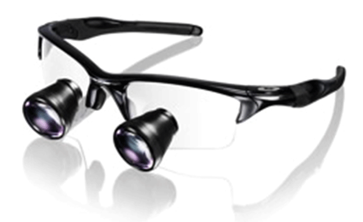 拡大鏡を用いた治療